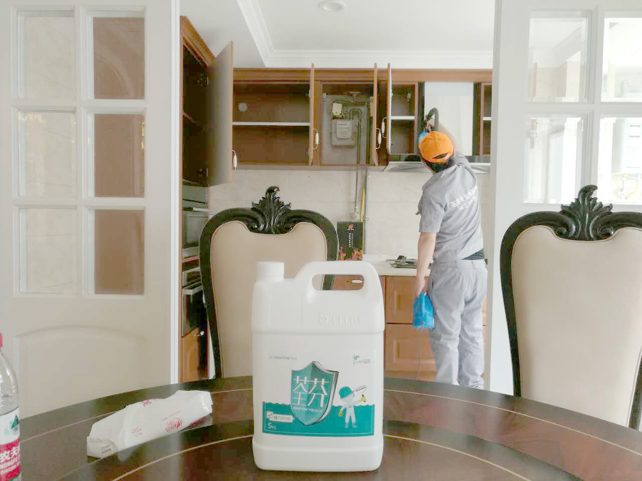 櫥柜隔檔間噴涂施工 櫥柜隔檔間噴涂施工