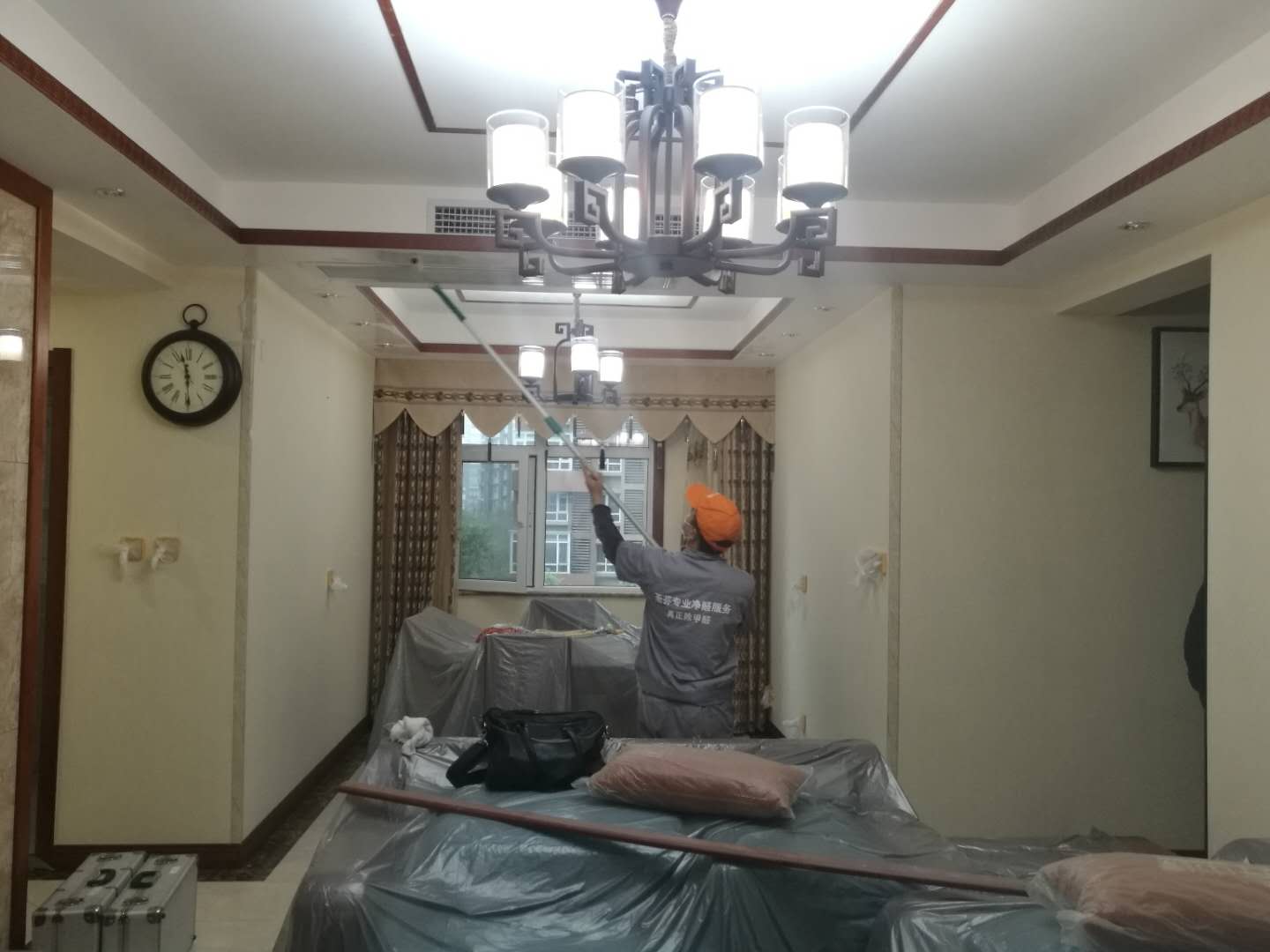 客廳頂面滾筒精細(xì)施工 客廳頂面滾筒精細(xì)施工