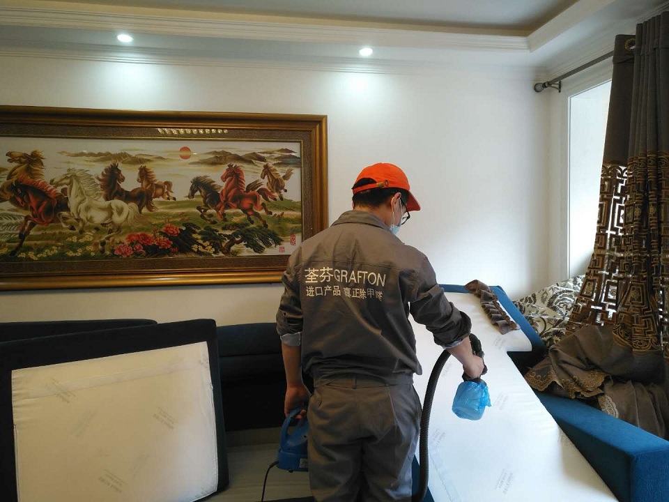 客廳沙發(fā)重點甲醛治理施工 客廳沙發(fā)重點甲醛治理施工