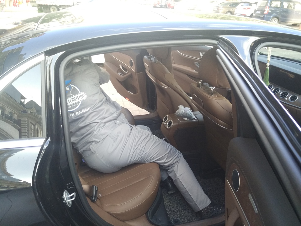 后排座椅全方位噴涂施工 后排座椅全方位噴涂施工