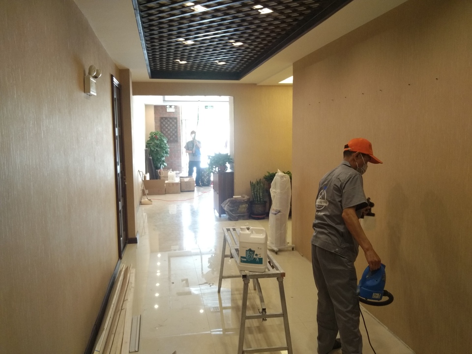 大廳過(guò)道墻面全方位噴涂施工治理 大廳過(guò)道墻面全方位噴涂施工治理