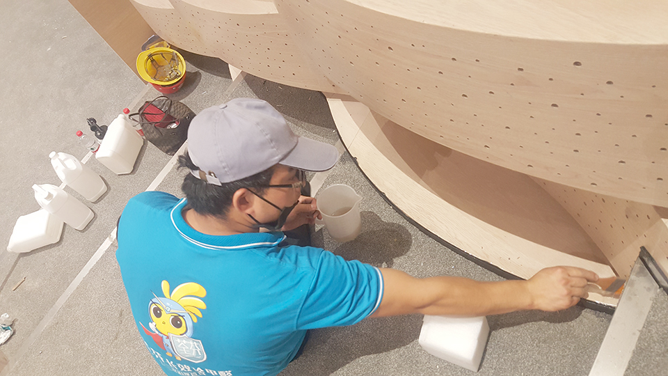 木柜重點污染源刷子精細(xì)化施工治理 木柜重點污染源刷子精細(xì)化施工治理