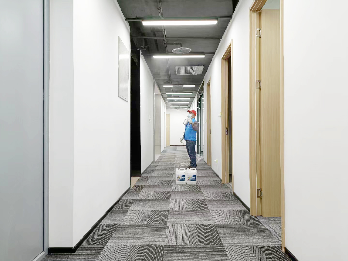 財(cái)險(xiǎn)公司過道墻面噴槍施工治理甲醛 財(cái)險(xiǎn)公司過道墻面噴槍施工治理甲醛