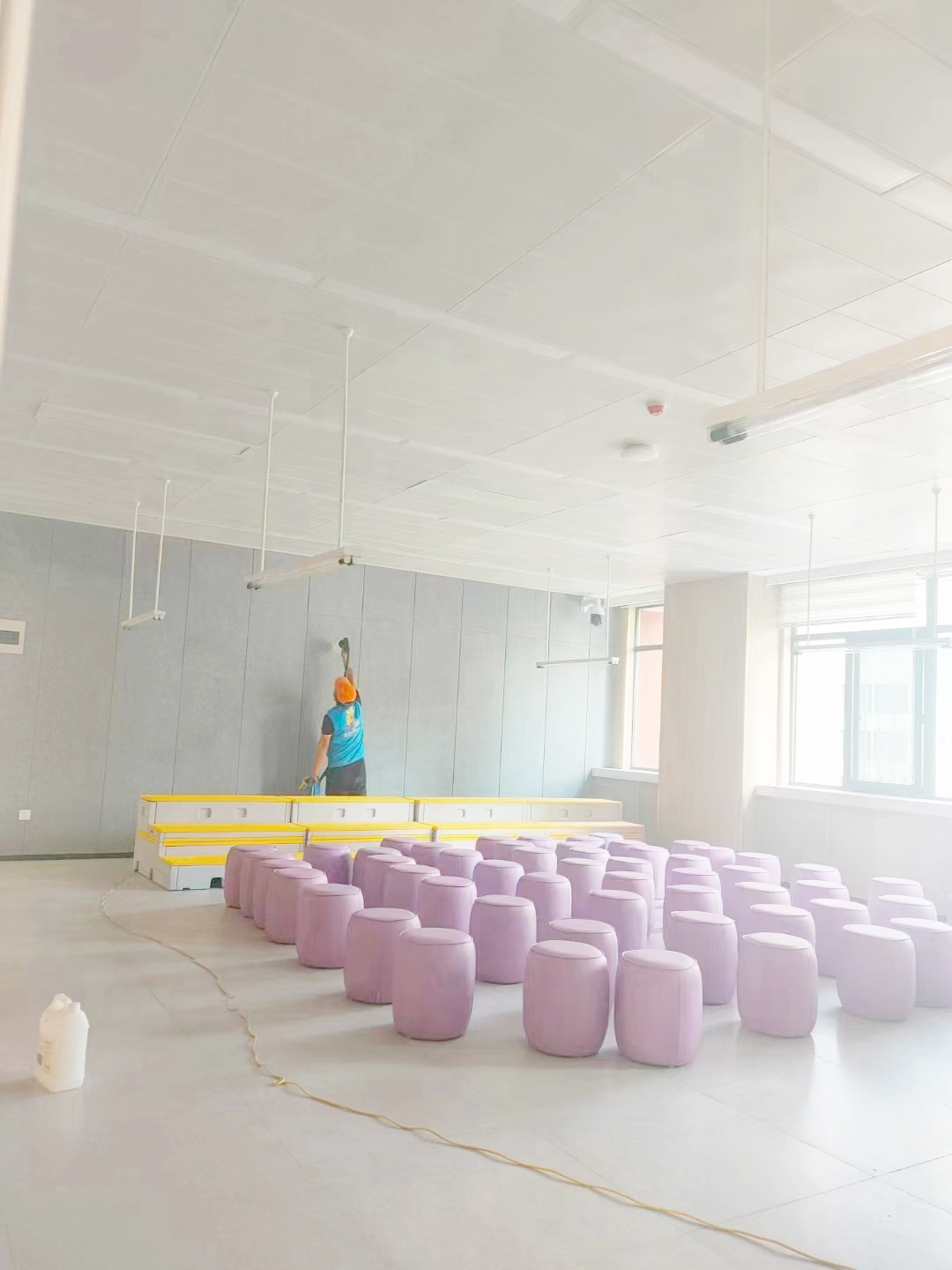 教室墻面全方位噴槍噴涂 教室墻面全方位噴槍噴涂