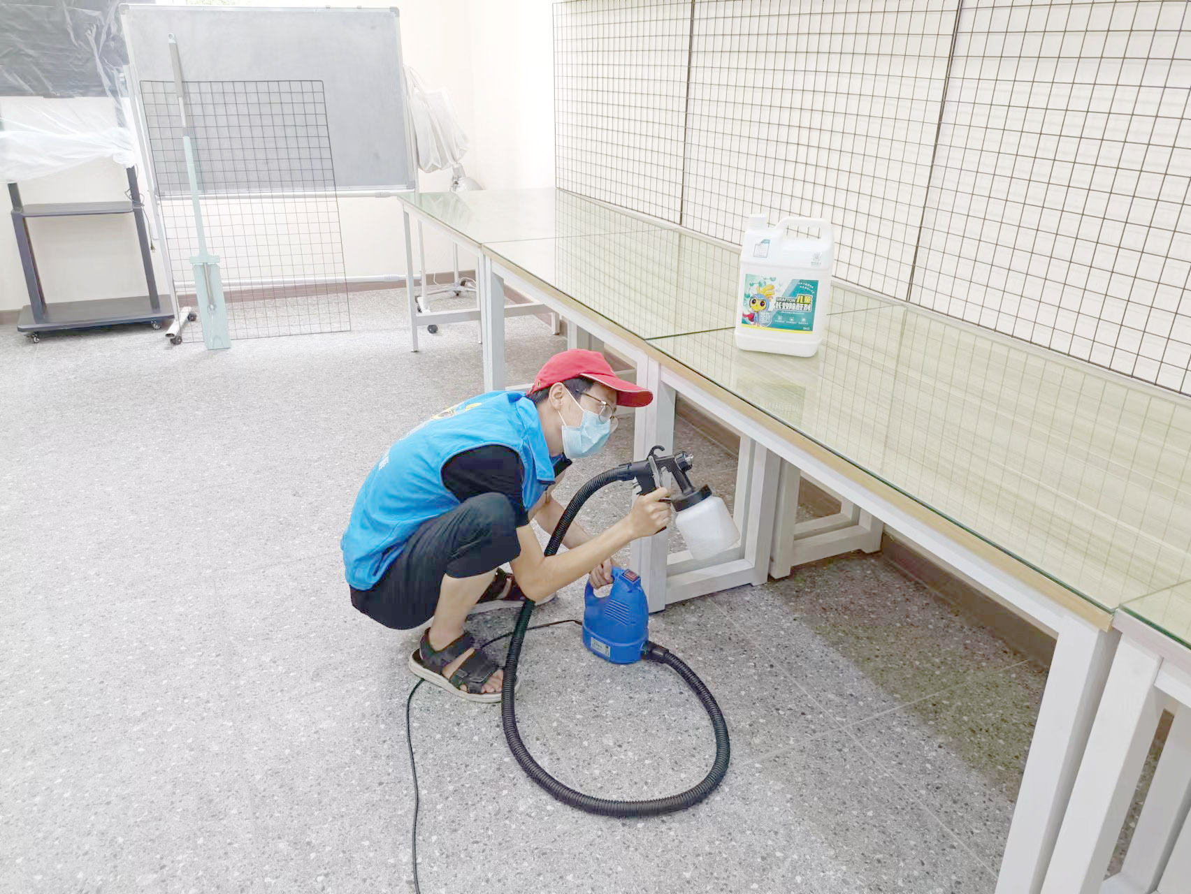 長(zhǎng)桌椅全方位噴涂治理 長(zhǎng)桌椅全方位噴涂治理